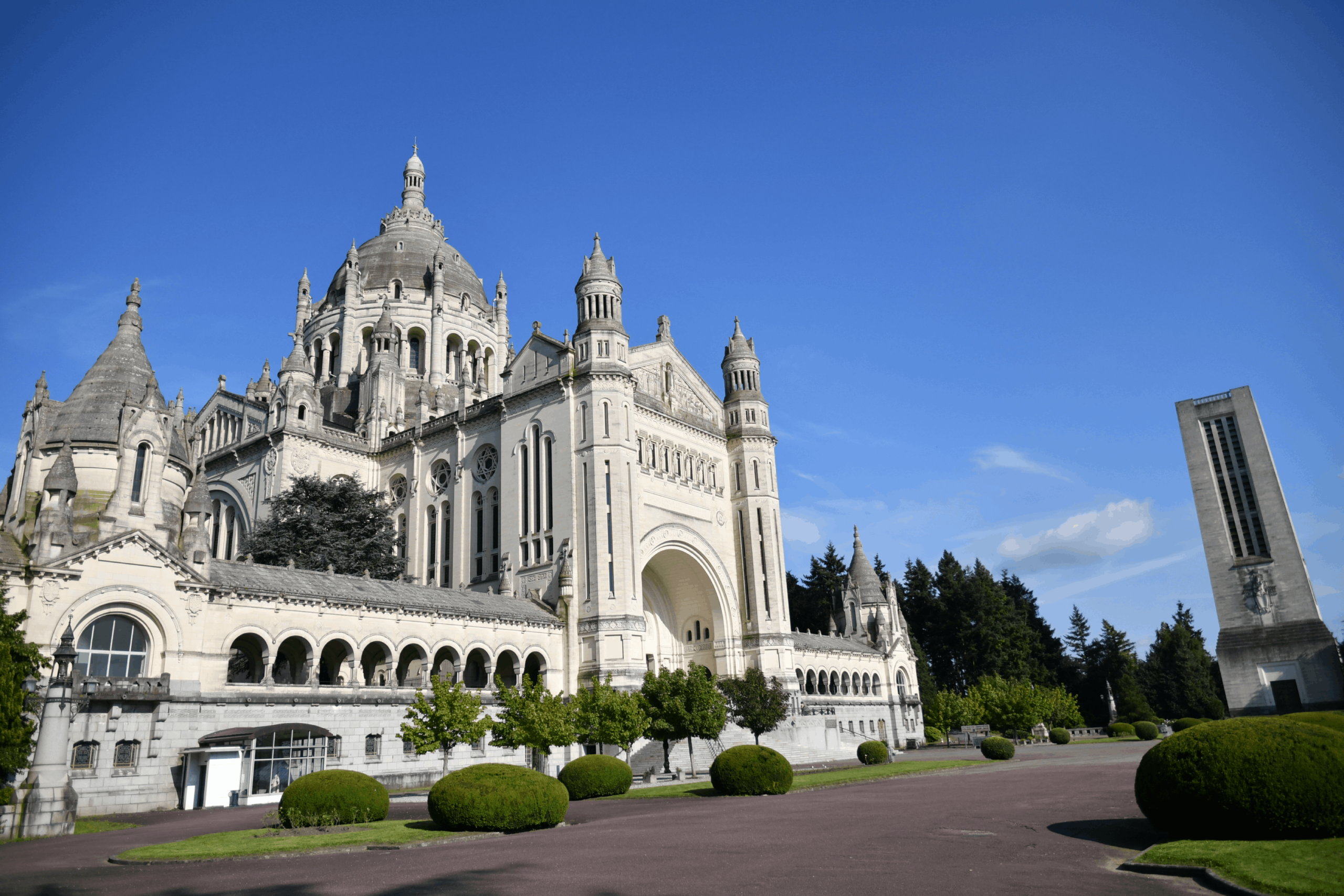 Photo Sanctuaire Sainte-Thérèse de Lisieux
